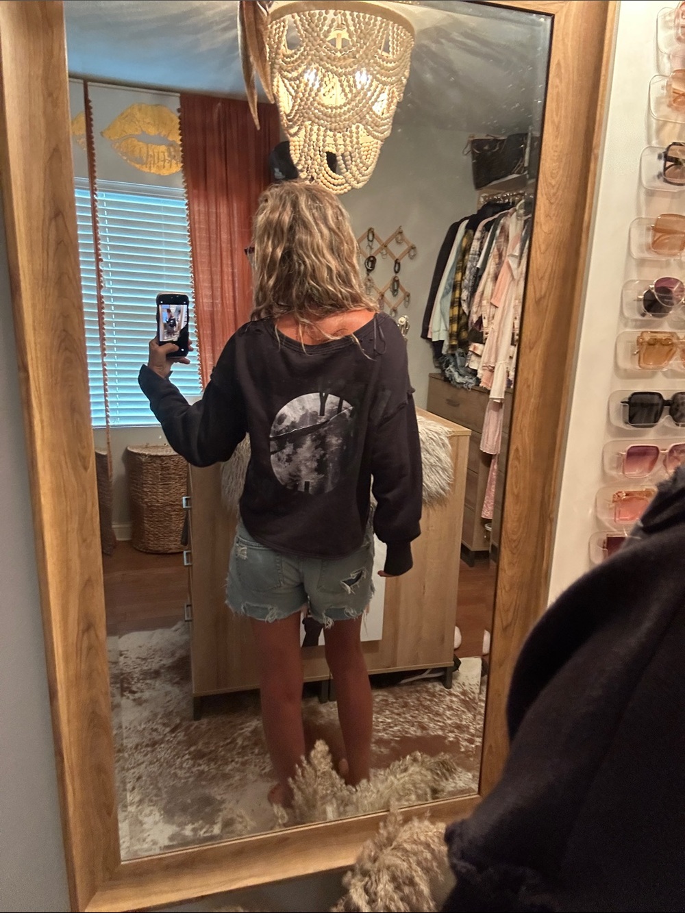 Women's Black Graphic Moon Sweatshirt Camden style